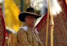 泰王携20位嫔妃和大量随从在德国逍遥,引发了排山倒海的民怨