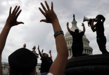 弗洛伊德案主嫌罪加一等 前國防部長重炮抨擊特朗普