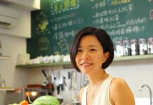 美驻成都领馆中方接管 总领事夫人爆红