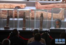 埃及出土百具距今约2500年的彩绘木棺