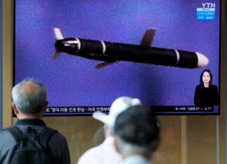 朝韩接连试射导弹 中国外长访问首尔