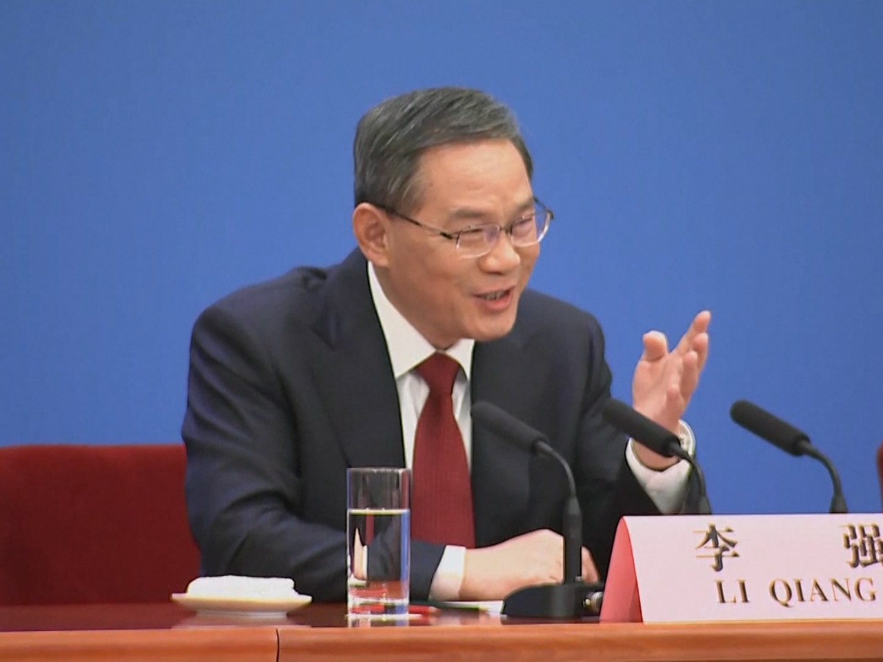 總理李強記者會首秀 自信從容接地氣