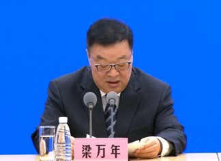梁萬年稱世衛的宣布不意味可放任不管疫情
