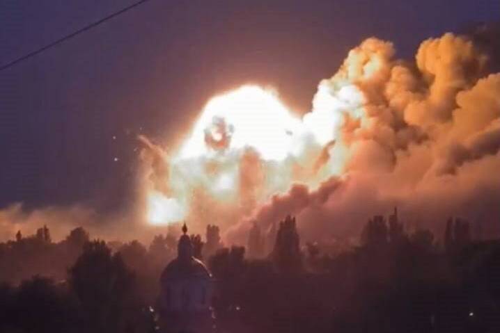 俄入侵烏497天：烏軍空襲俄佔馬克耶夫卡 彈藥庫與油庫發生大爆炸