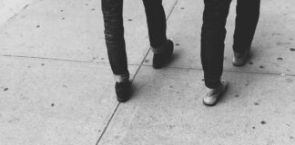 為何你的腳常常感到無力