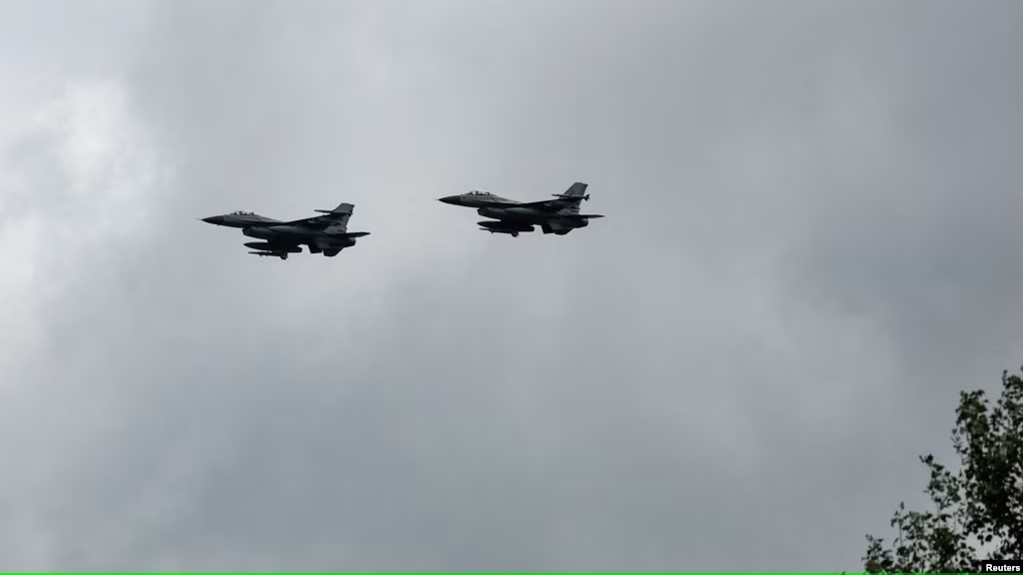 俄入侵烏919天: 烏軍稱其一架F-16戰機墜毀,莫斯科稱再占烏東2村 俄軍續朝波克羅夫斯克推進