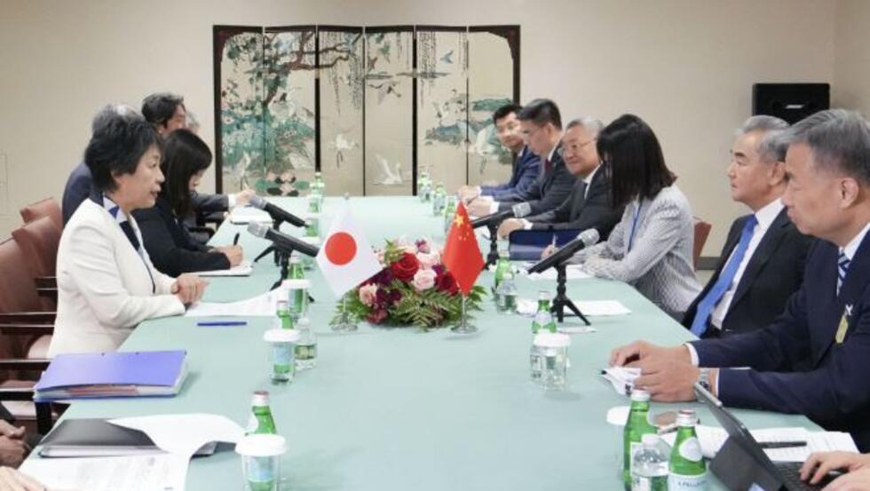 王毅晤上川陽子:應冷靜看待避免政治化,日本要求中國管控網路反日言論