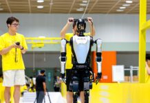 中國首個全尺寸人形機器人賽事在安徽合肥開賽