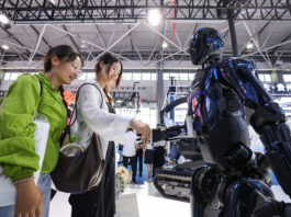 【科教文衛】人工智能賦能千行百業 數博會秀智慧應用