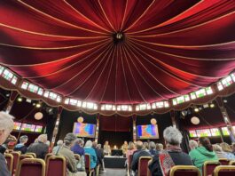 爱丁堡国际图书节上凯特·肯尼迪讲述大提琴的四重人生