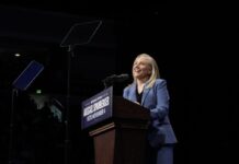 美國維吉尼亞州紅轉藍 史班伯格成首位女州長