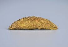 西安一唐墓出土多枚薩珊銀幣