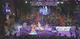 新春花車巡遊在尖沙咀舉行,近60隊表演團體參與演出, 李家超致辭送上新年祝福