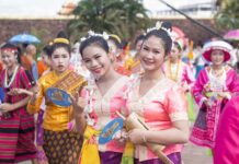 萬象潑水節盛大啟幕:聖水祈福辭舊歲,全城歡騰迎新年